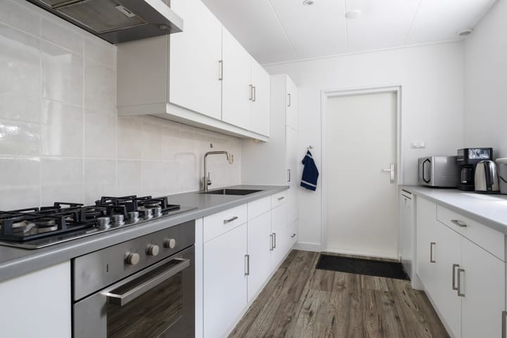 Photo 34 of Sixmastins 2