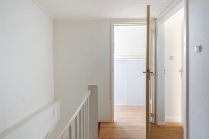 Photo 49 of Sixmastins 2