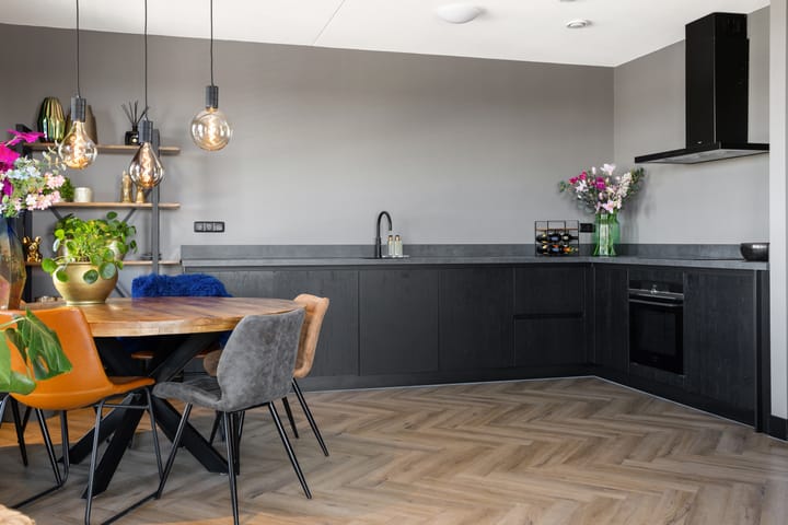 Foto 12 van Weerdingerstraat 343