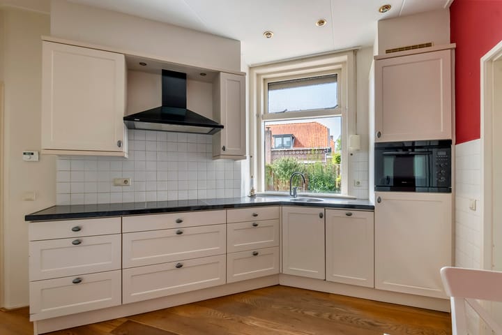 Photo 4 of Oudsmidsestraat 15