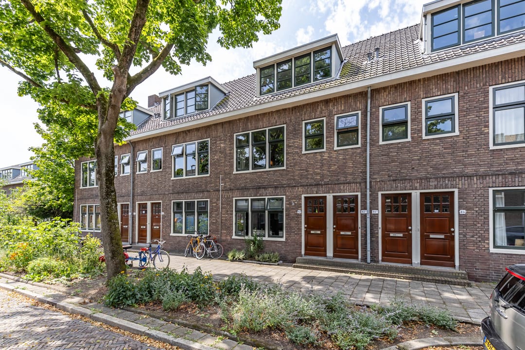 Photo 1 of Koninginnelaan 82-A