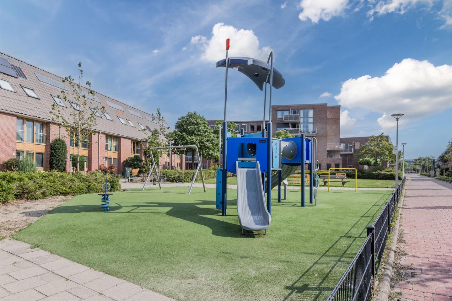 Foto 35 van Alstroemeriastraat 11