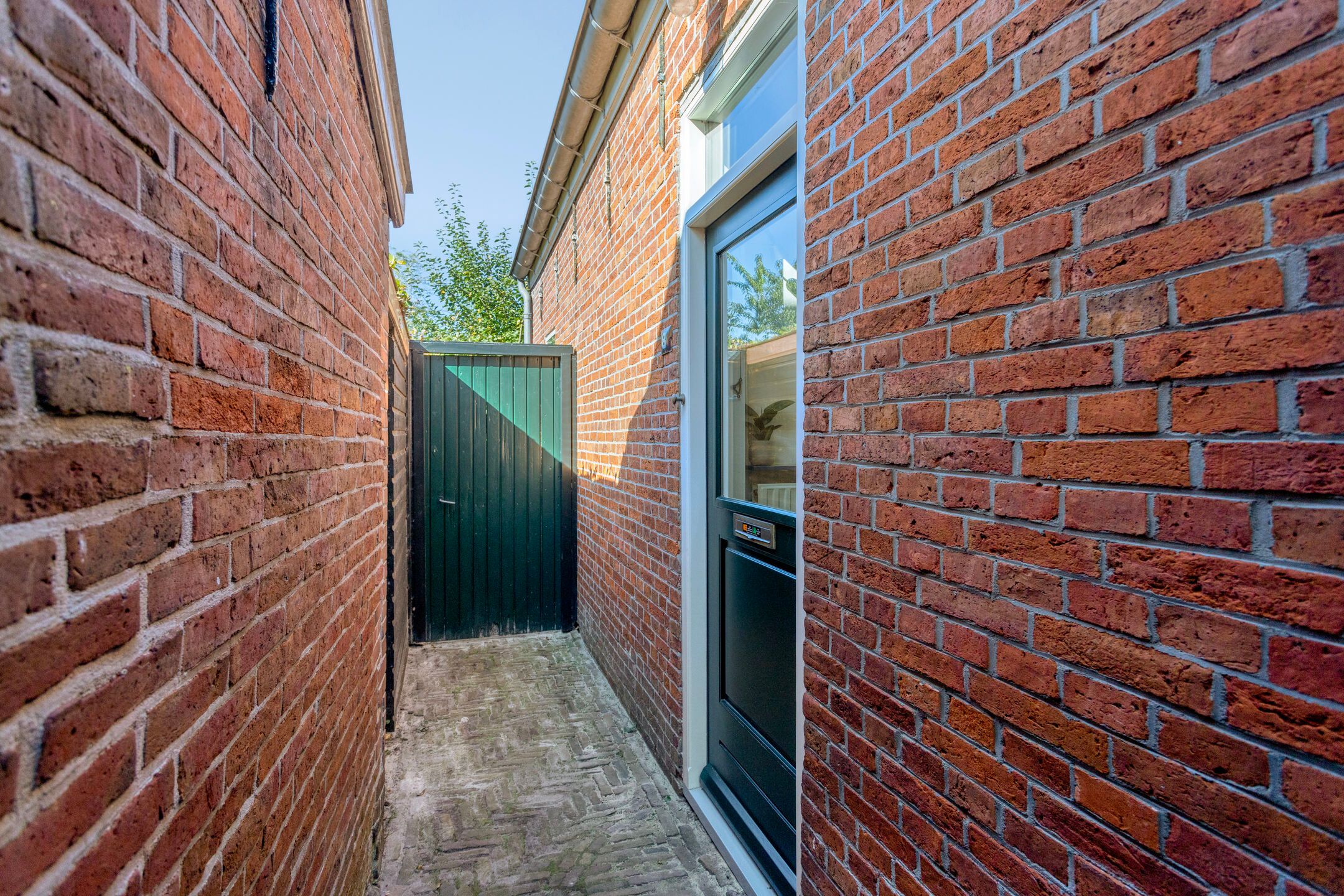 Photo 9 of Torenstraat 8