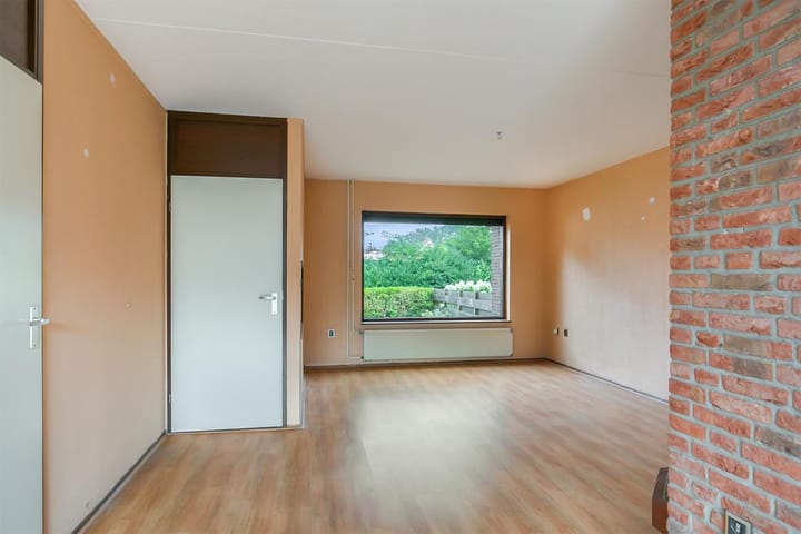 Photo 2 of Carry van Bruggenstraat 35