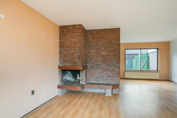 Photo 4 of Carry van Bruggenstraat 35