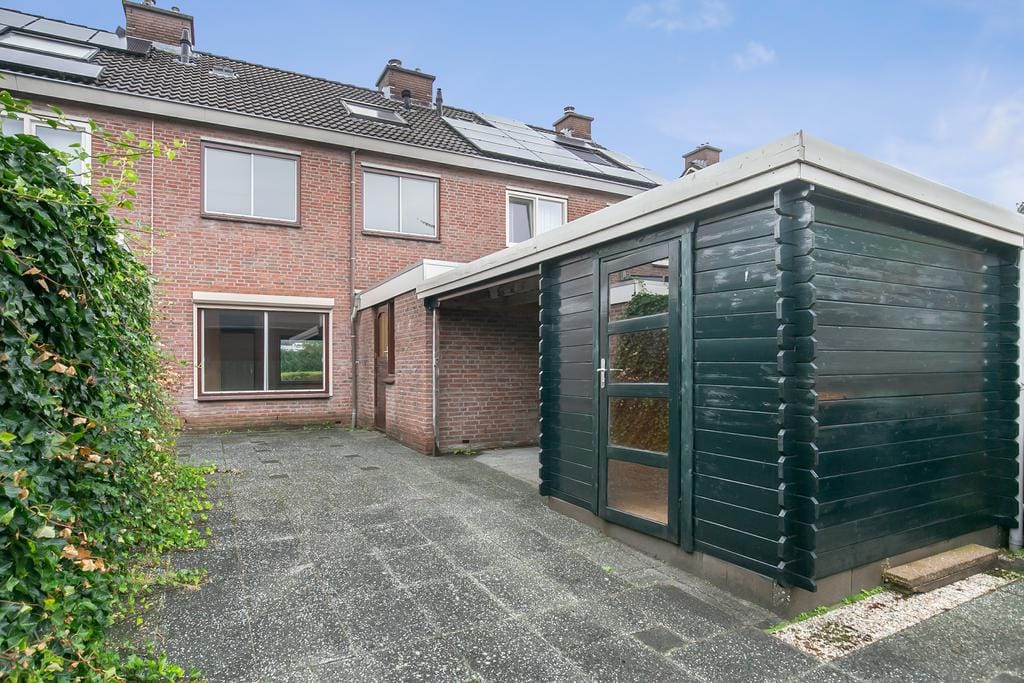 Photo 9 of Carry van Bruggenstraat 35