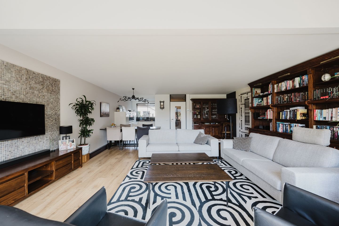 Foto 14 van Suze Robertsonstraat 18