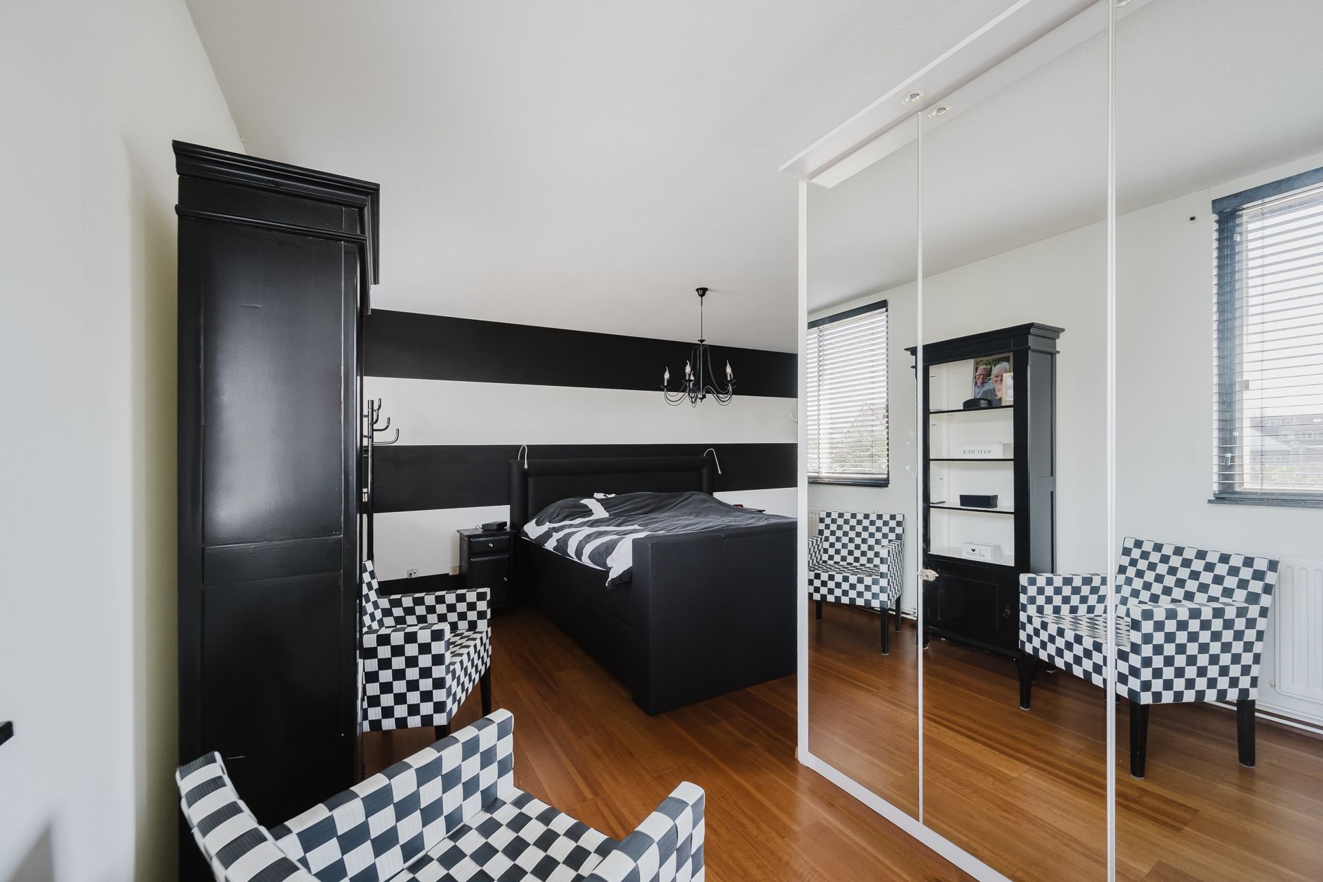 Foto 27 van Suze Robertsonstraat 18