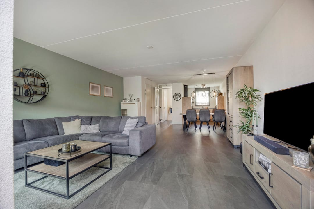 Foto 2 van Muurhagedis 18