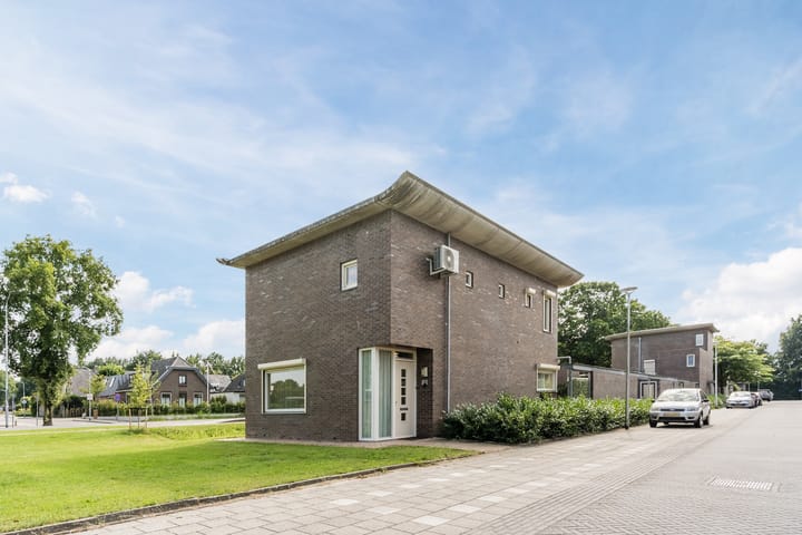 Foto 2 van Ernst Casimirstraat 1