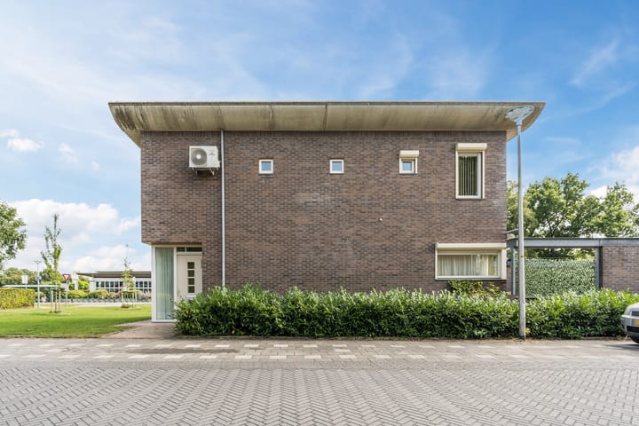 Foto 38 van Ernst Casimirstraat 1