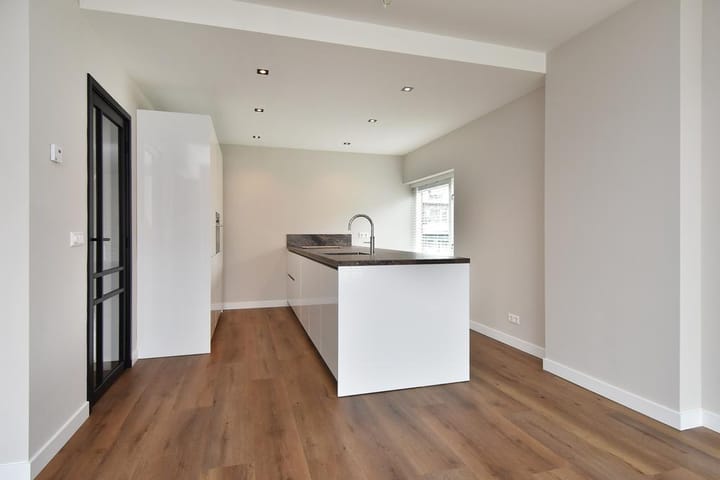 Photo 13 of Willem Pijperlaan 44