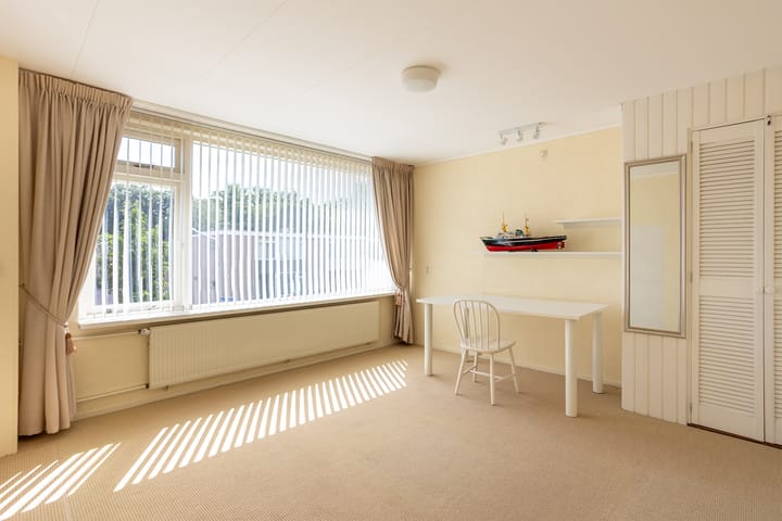 Foto 20 van Vernhoutstraat 12