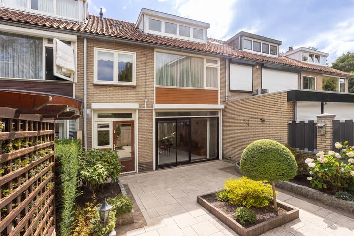 Foto 30 van Vernhoutstraat 12