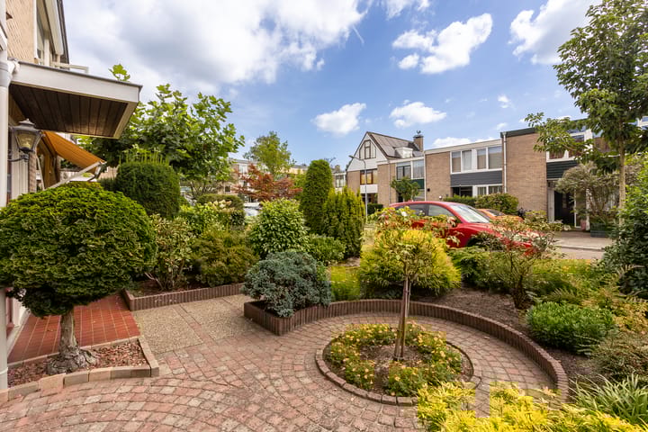 Foto 33 van Vernhoutstraat 12