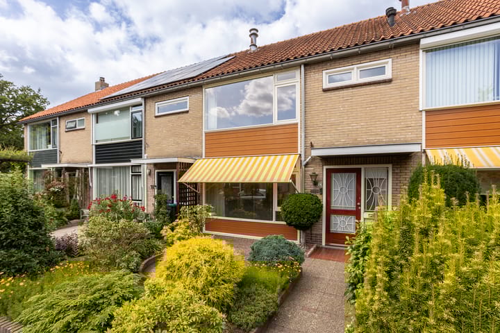 Foto 34 van Vernhoutstraat 12