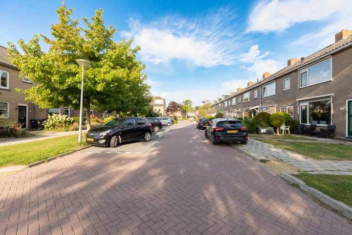 Foto 44 van Julianalaan 135