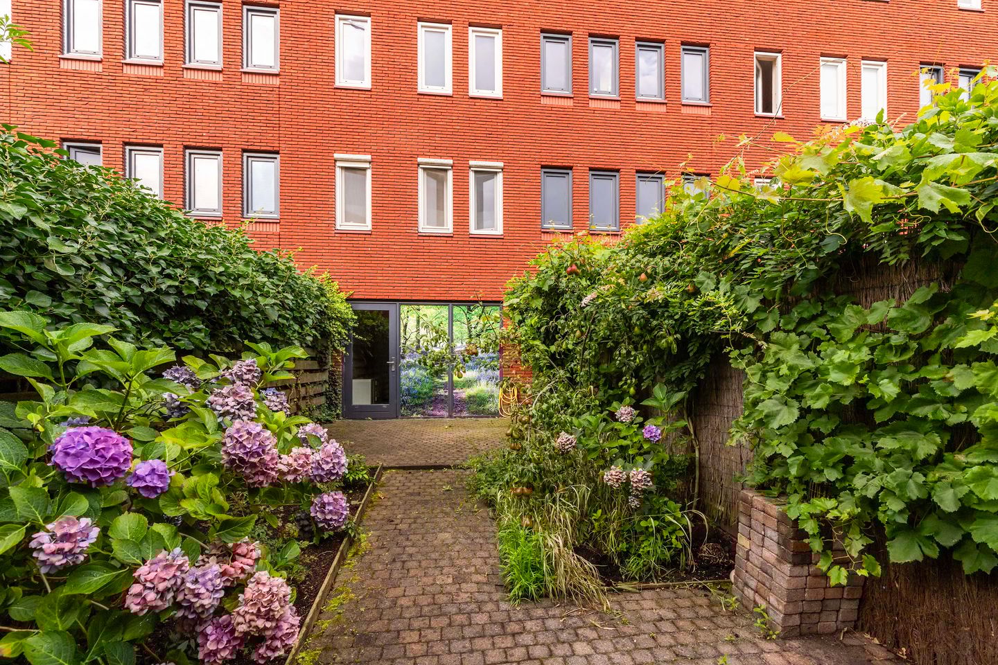 Foto 19 van Burgemeester Jhr. Quarles van Uffordlaan 475