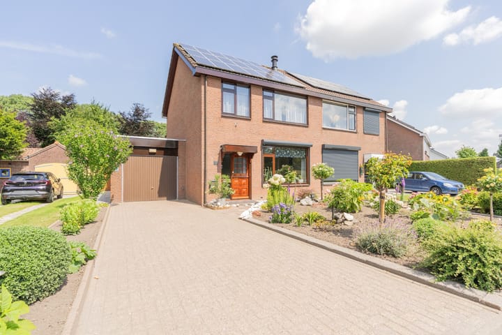 Foto 1 van Schoolstraat 68