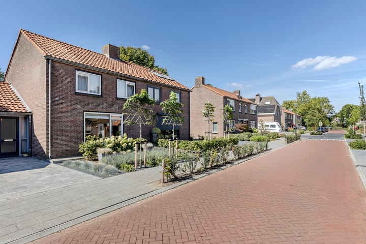 Foto 6 van Burgemeester van Poppelstraat 107