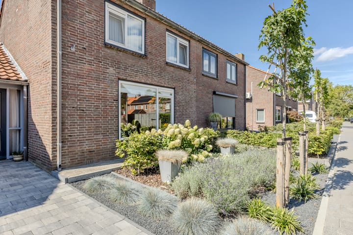 Foto 7 van Burgemeester van Poppelstraat 107