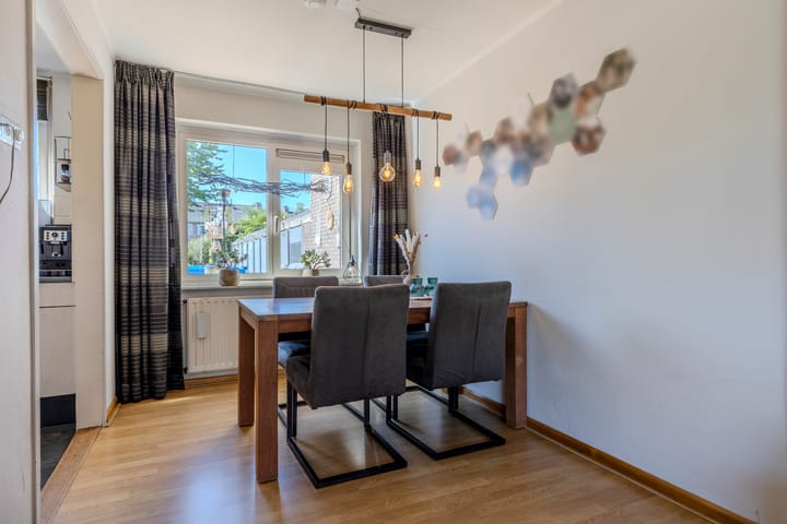 Foto 18 van Burgemeester van Poppelstraat 107