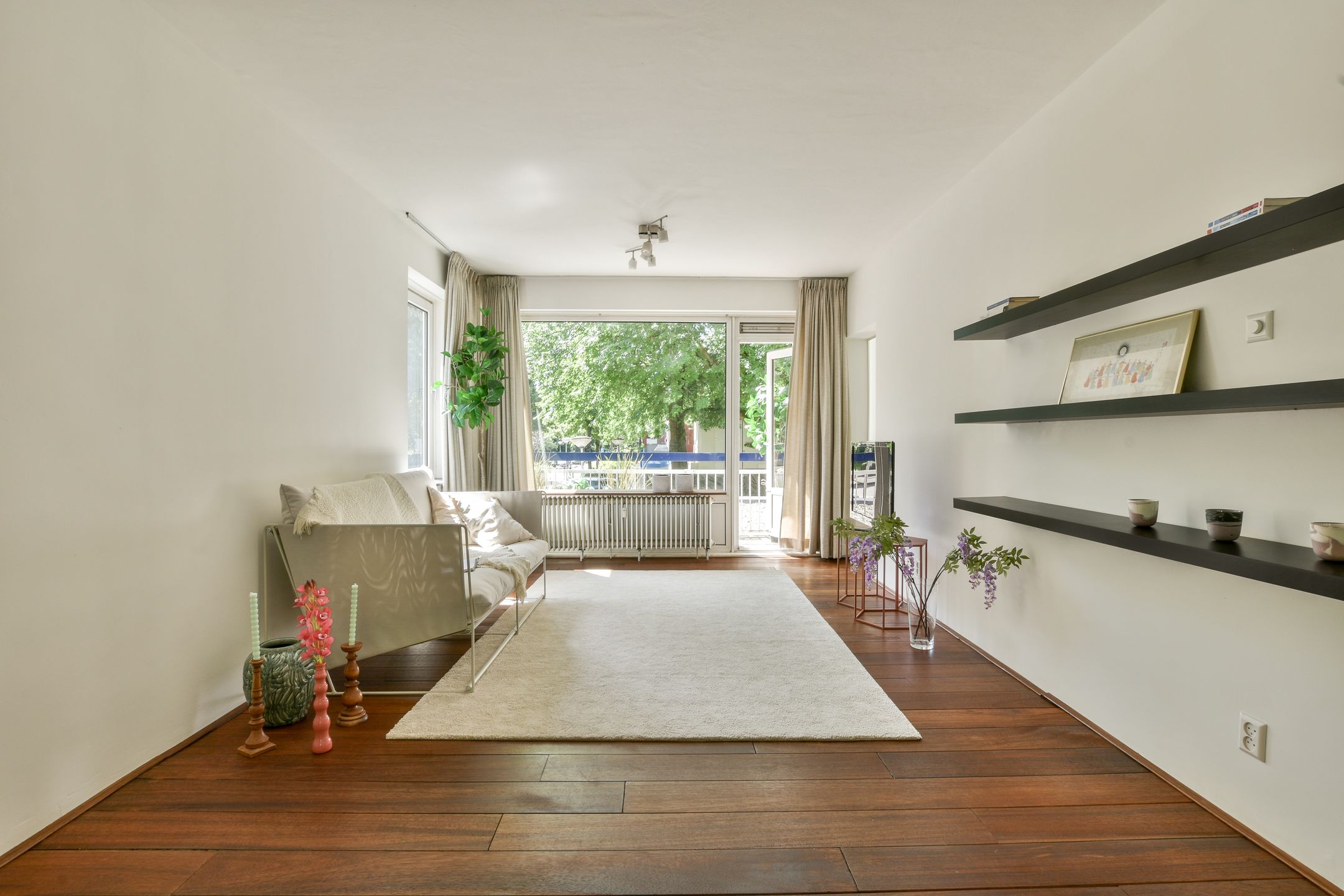 Foto 6 van Van Nijenrodeweg 4