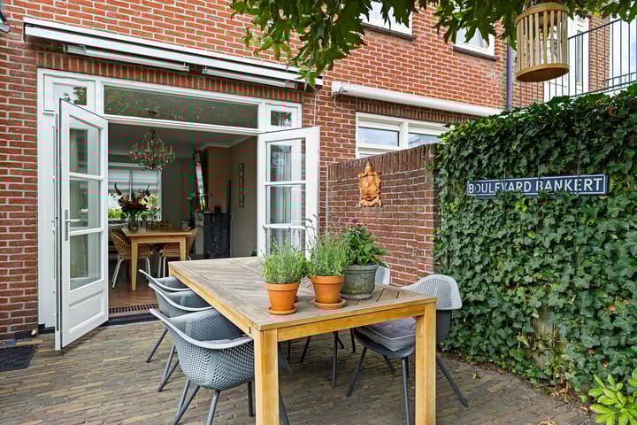 Foto 27 van Carry van Bruggenstraat 10