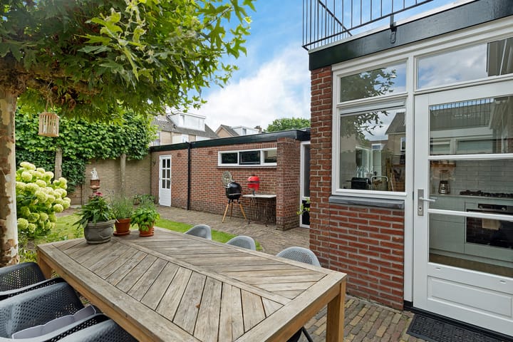 Foto 28 van Carry van Bruggenstraat 10