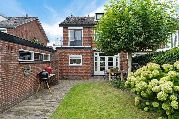 Foto 31 van Carry van Bruggenstraat 10