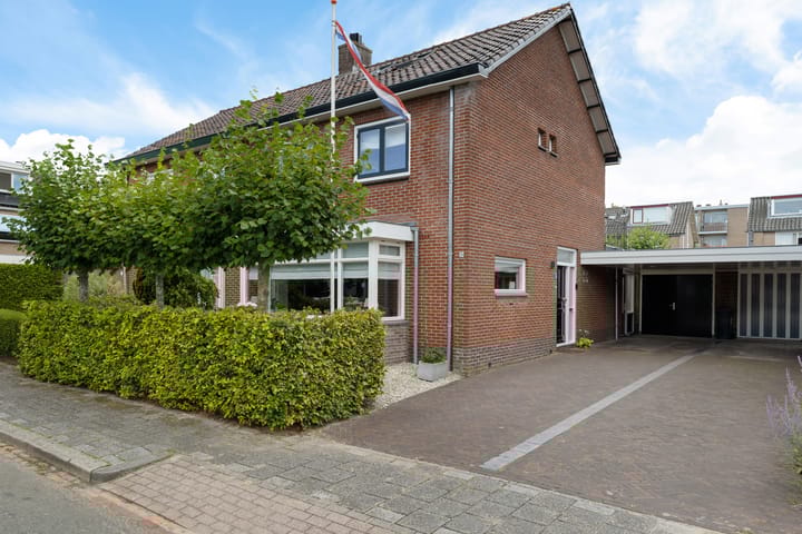 Foto 37 van Carry van Bruggenstraat 10