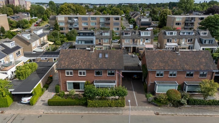 Foto 38 van Carry van Bruggenstraat 10