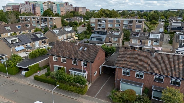 Foto 39 van Carry van Bruggenstraat 10