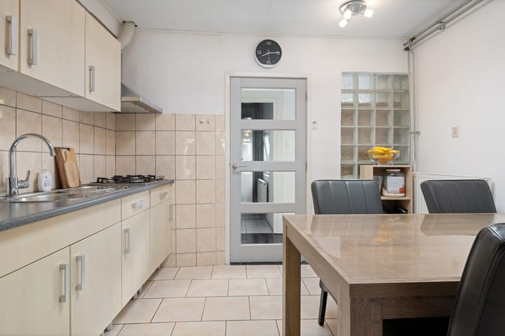 Foto 16 van Molenstraat 91