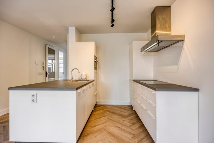 Photo 11 of Raadhuisstraat 60-A