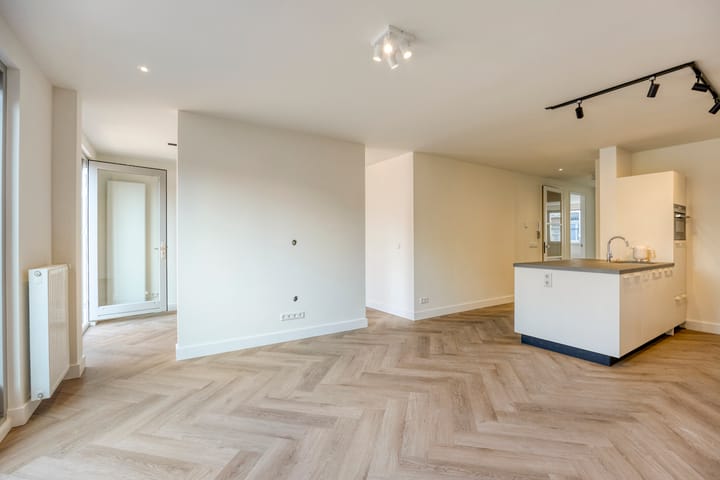 Photo 18 of Raadhuisstraat 60-A