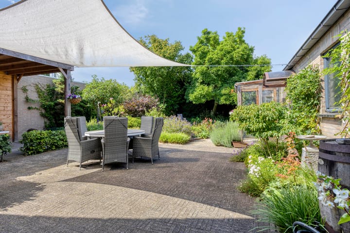 Photo 2 of Dorpstraat 109