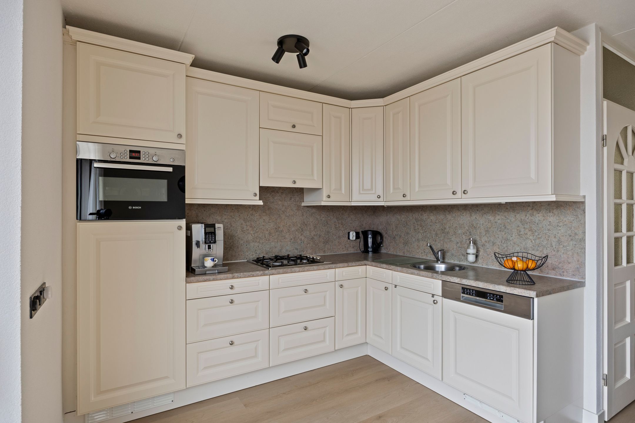 Foto 12 van Prinsendam 33