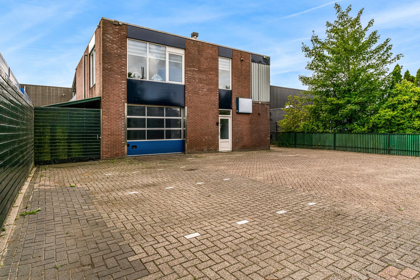 View photo 2 of Celsiusstraat 13