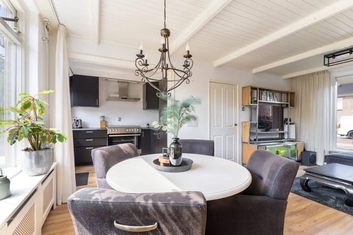 Foto 9 van Schoolstraat 52