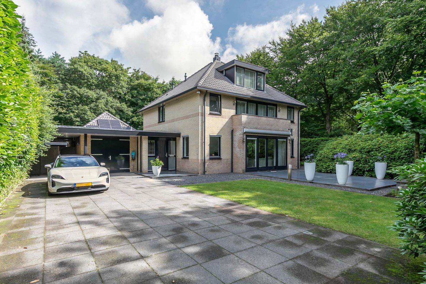 Photo 1 of van Lyndenlaan 10