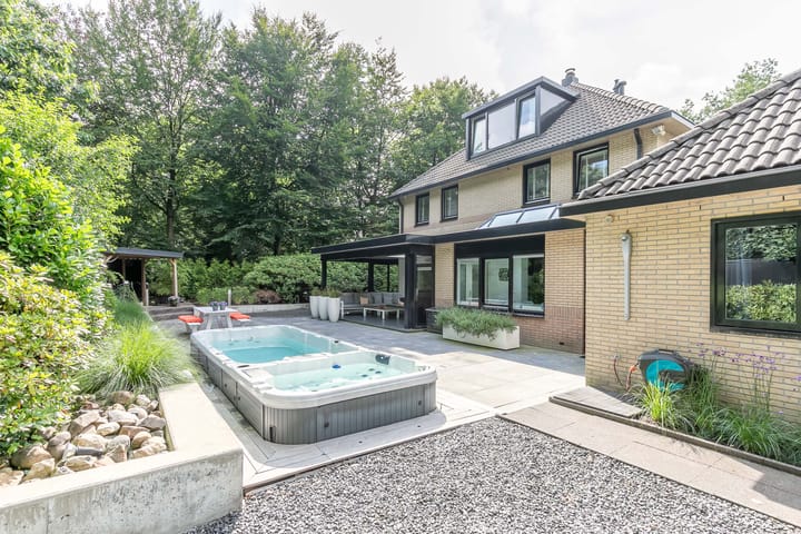 Photo 48 of van Lyndenlaan 10