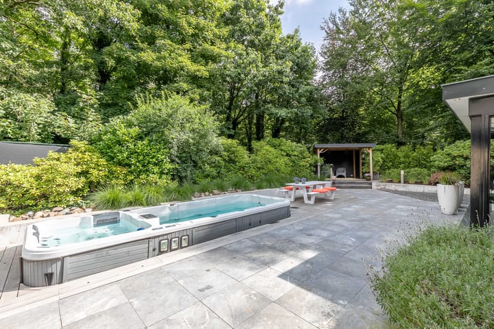 Photo 49 of van Lyndenlaan 10