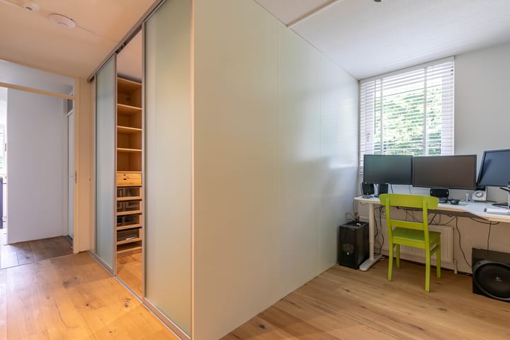 Photo 74 of van Lyndenlaan 10