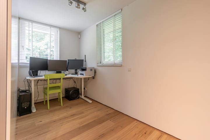 Photo 75 of van Lyndenlaan 10