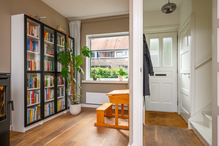 Photo 4 of Bellstraat 17