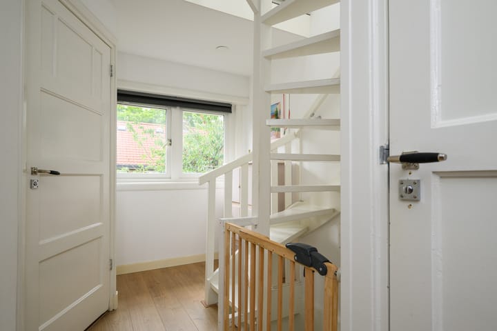 Photo 17 of Bellstraat 17