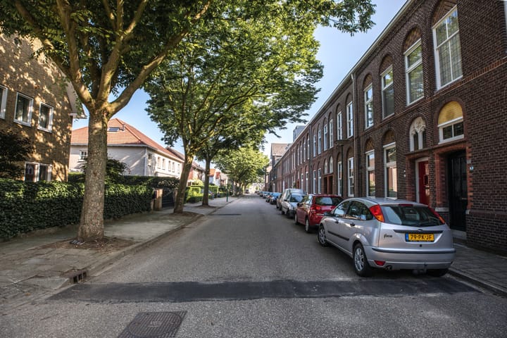 Foto 59 van Bisschop van Hoensbroeckstraat 7