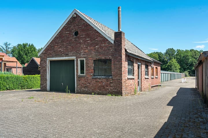 Foto 33 van De Braakweg 2