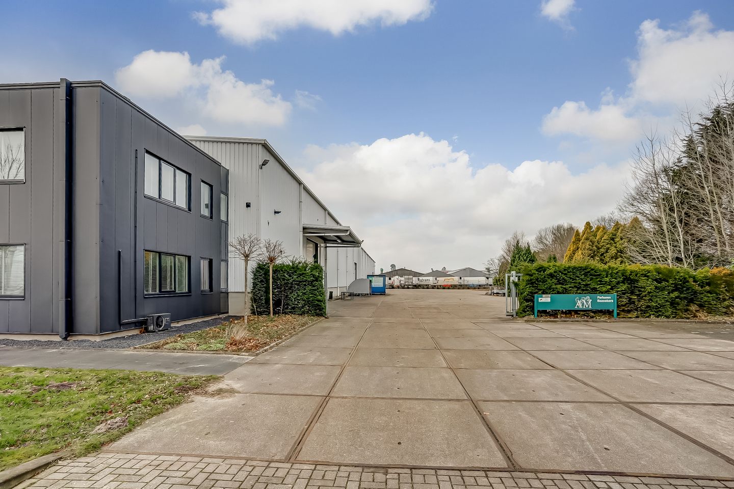 View photo 3 of Ambachtsweg 37